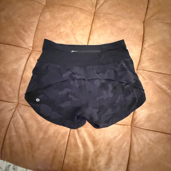 Lululemon Speed Up Camo Shorts - Picture 2 of 4